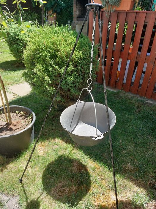 Ceaun fonta cu trepied nou