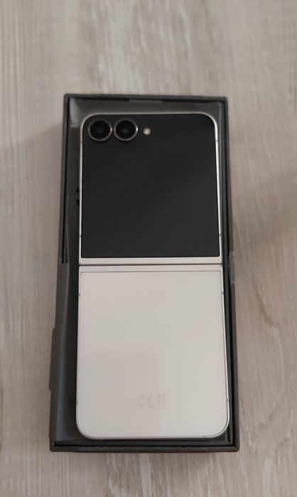 Samsung Z Flip7 FE 256 GB