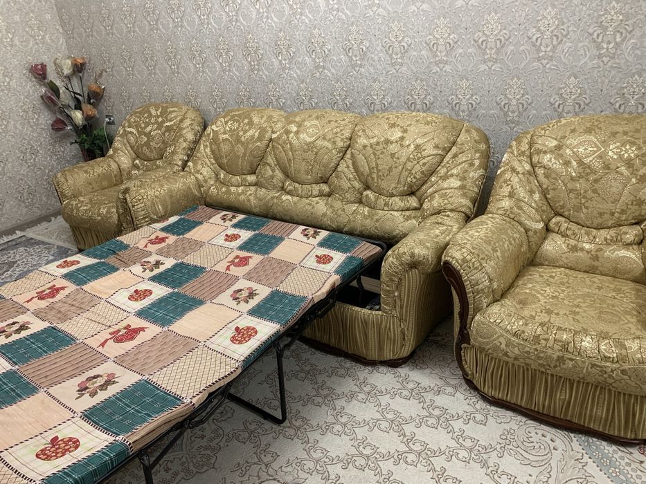 Продам Диван.           .
