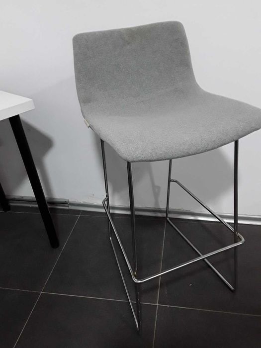 Бар стол 65 лв.метален