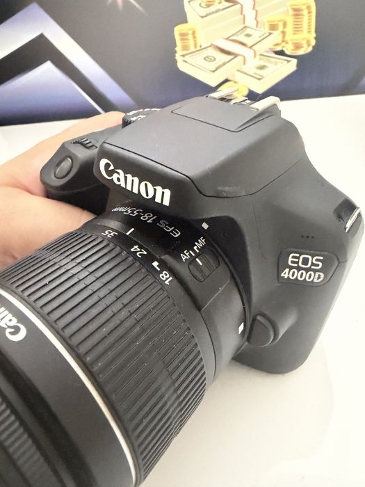 Canon EOS 4000D Obiectiv 18-55mm