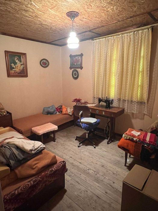 Къща в с.Девене, обл.Враца на 2 етажа с работилница