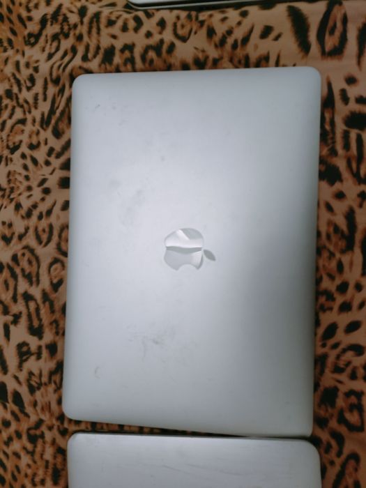 Продам ноутбук apple