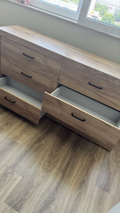 Скрин с 6 чекмеджета