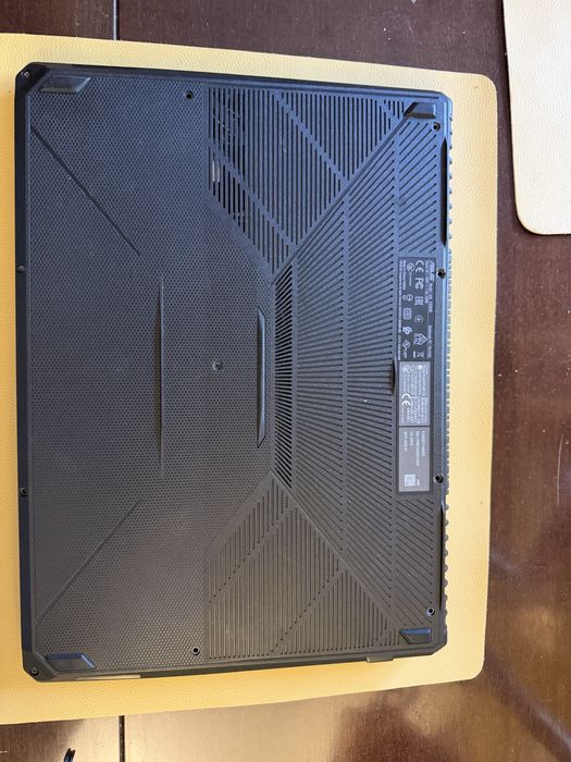 Laptop Gaming ASUS FX505D - Defect, nu incarca.
