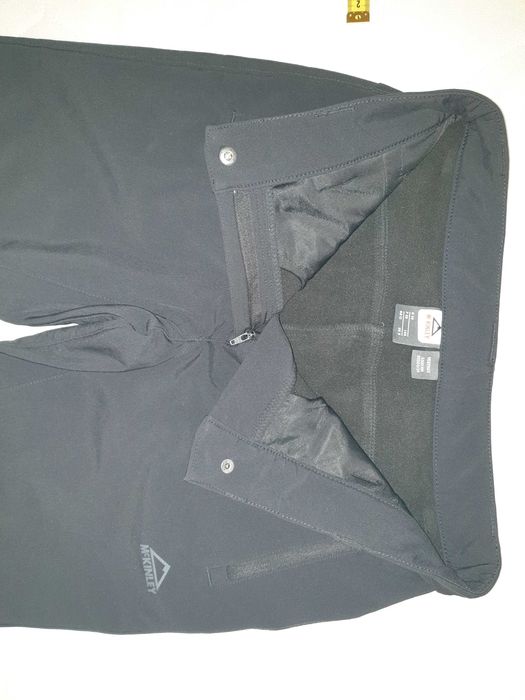 Pantaloni pentru schi