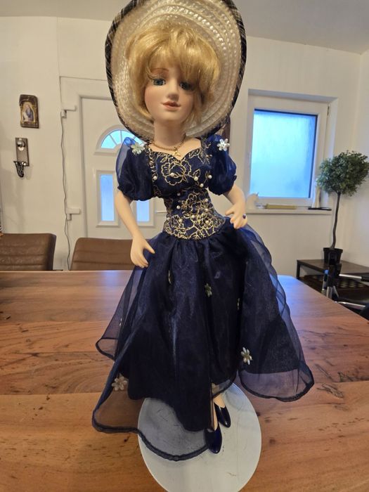 Порцеланова кукла “Принцеса Даяна”