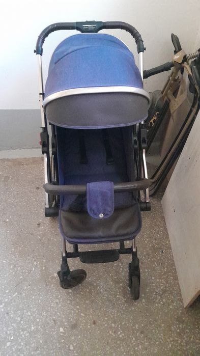 Продам прогулочную  коляску