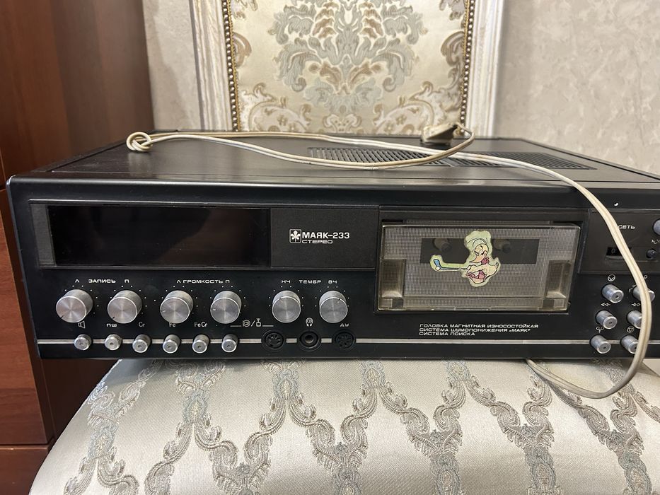 Стерео магнитофон Маяк 233