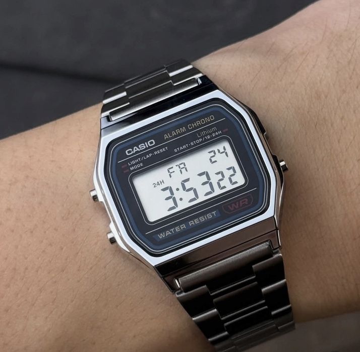 Продам новые часы