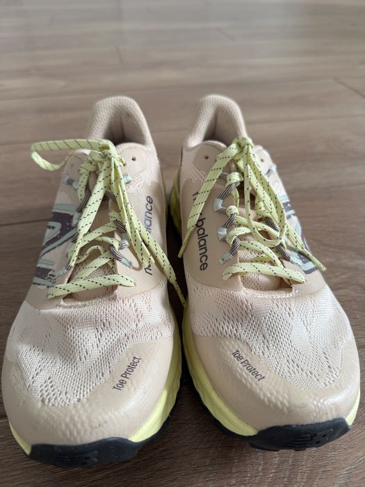 Adidasi New balance 40