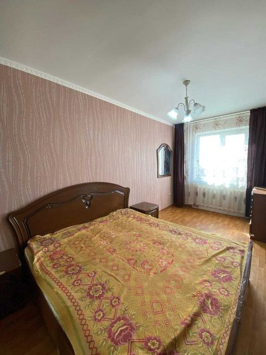 продам 2 комнатную Спутник