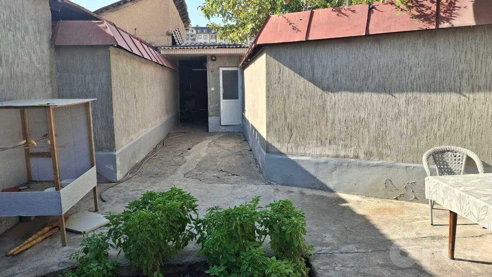 Uchastka sotiladi srochno