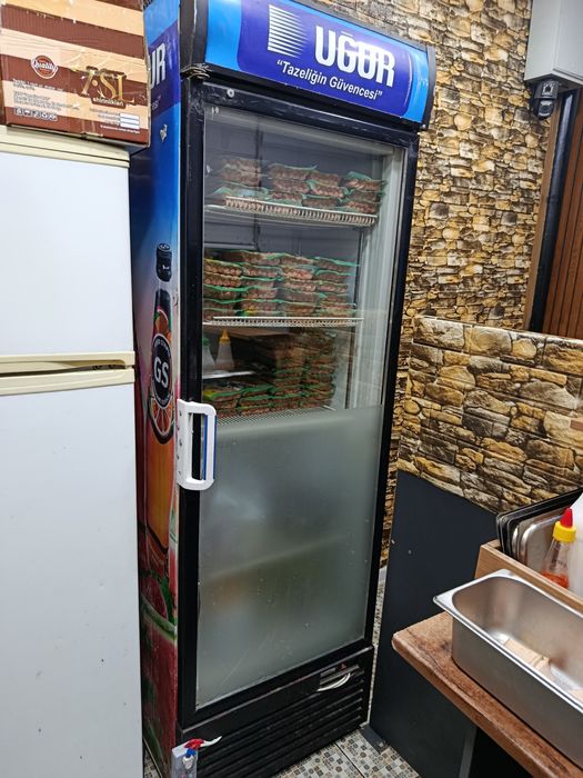 Xaladilnik sotiladi vitrinniy kottasi iwlawi zor aybi yo