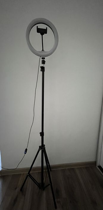 Lampa circular led cu trepied 160cm