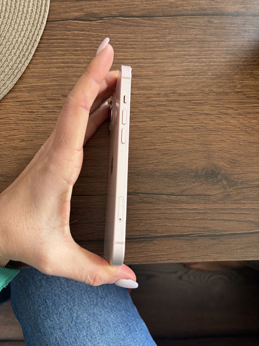 Продавам! Айфон 13