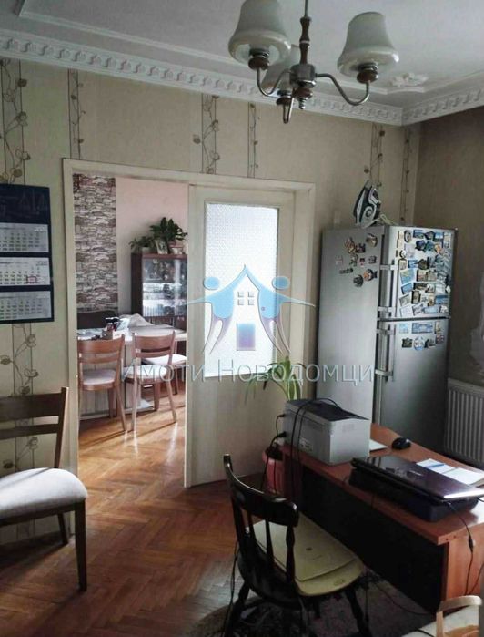 Продава се Четиристаен апартамент в Шумен, Пазара - 107 кв.м за 901 €/кв.м - Снимка #1