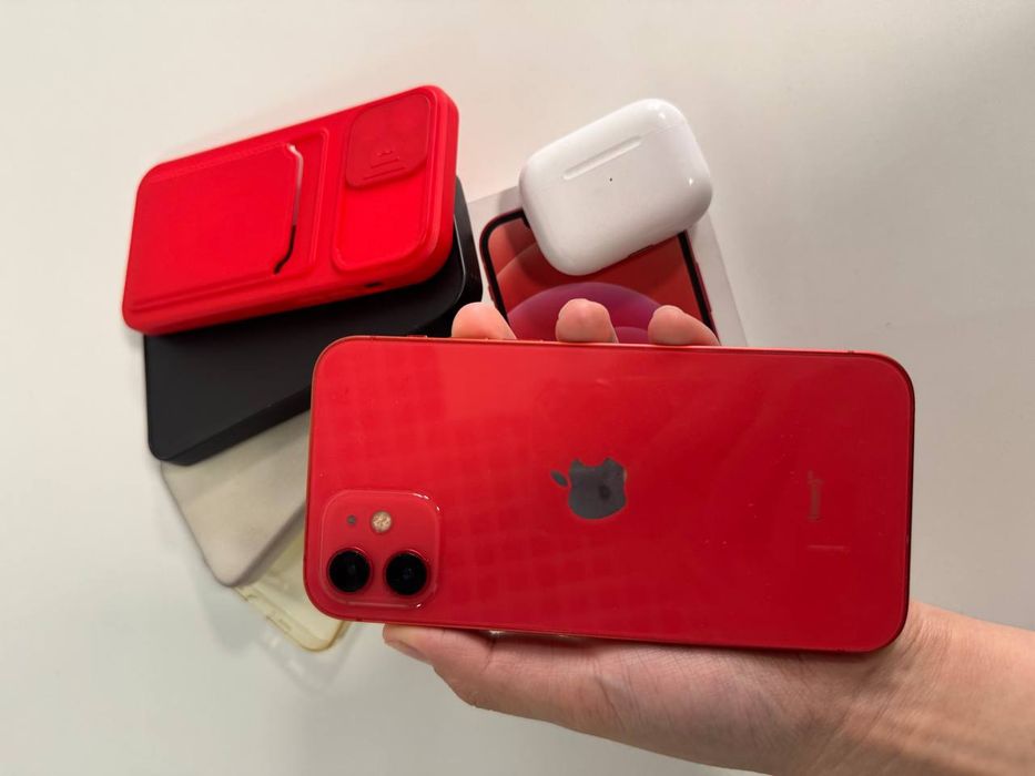 iPhone 12 в идеальном состоянии