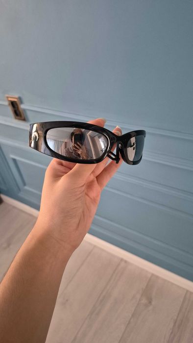 Трендовые очки в стиле Y2K