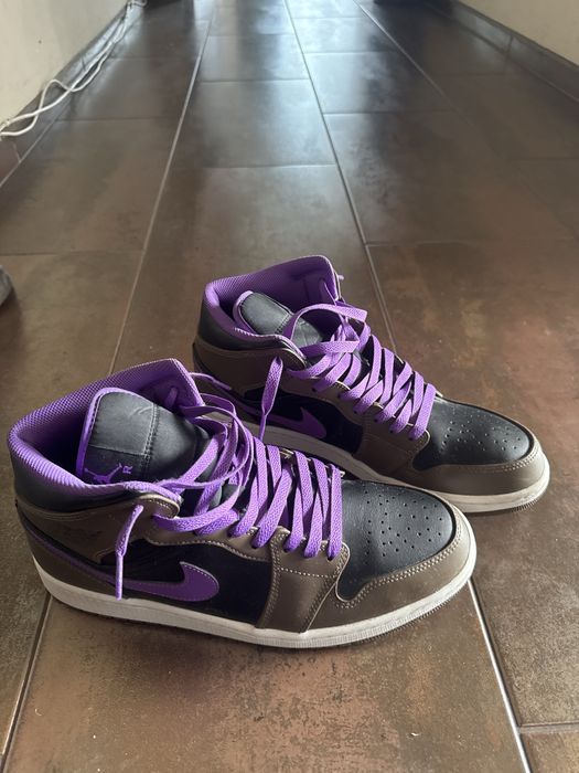 Jordan 1 mid.