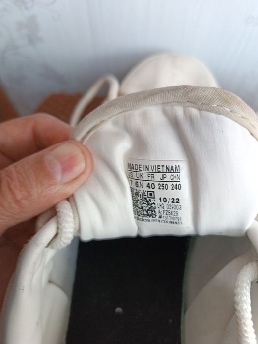 Продам кроссовки