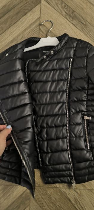 Детско яке на Guess