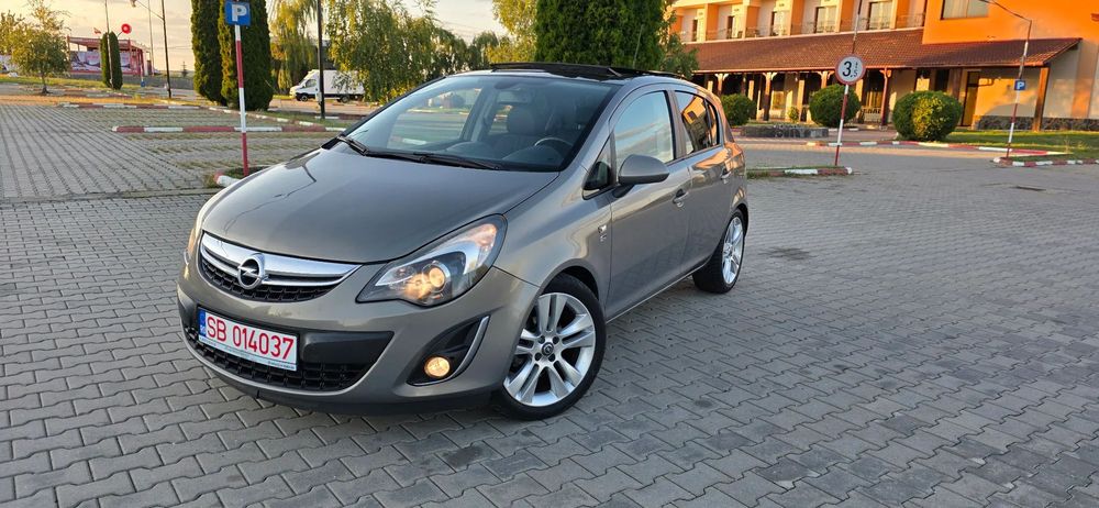 Opel Corsa D  2012/08  1,4 ECOTEC  Benzina  FULL EXTRASE