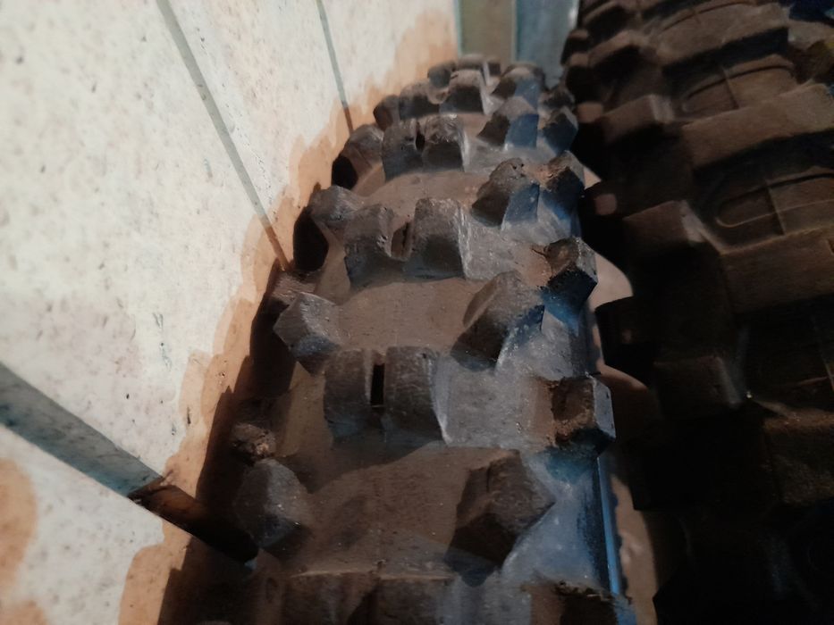 Продавам кросови гуми