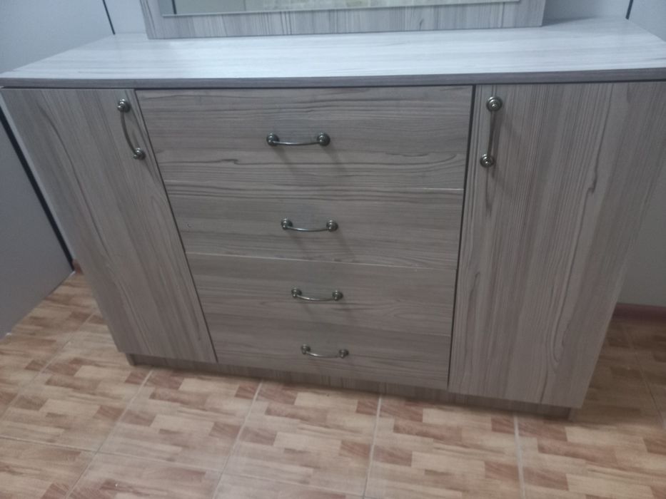 Продам вместительный комод