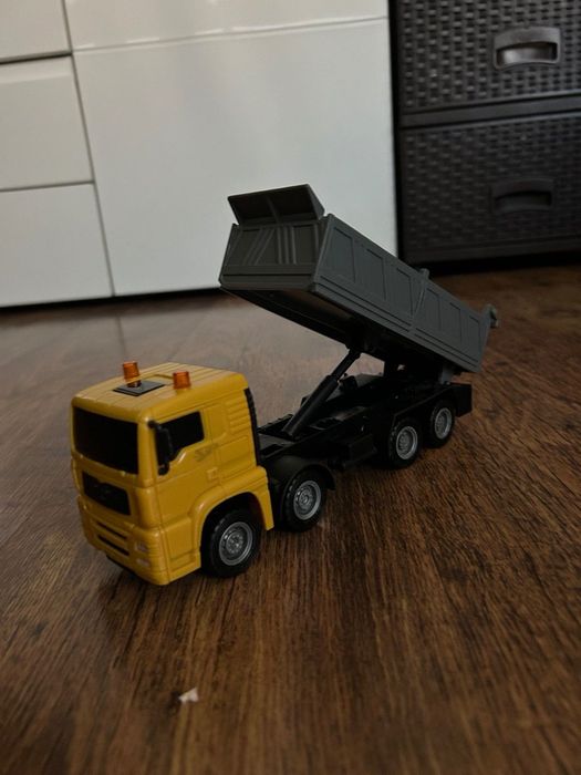 Детска играчка камион man