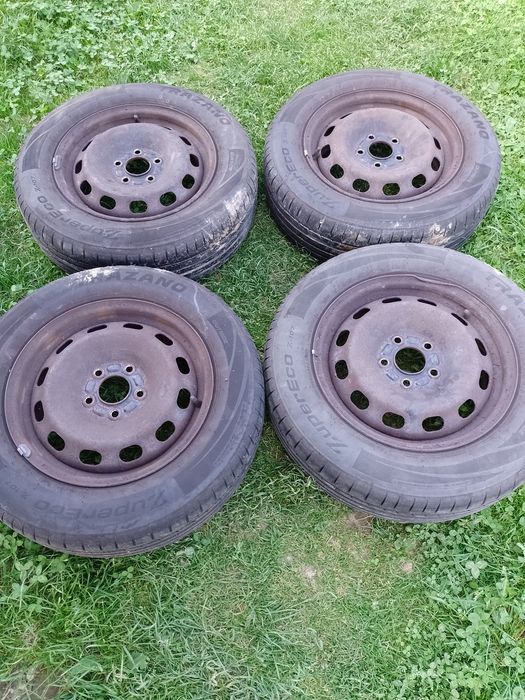 Vând genți de tablă cu anvelope vară  , pentru Ford focus