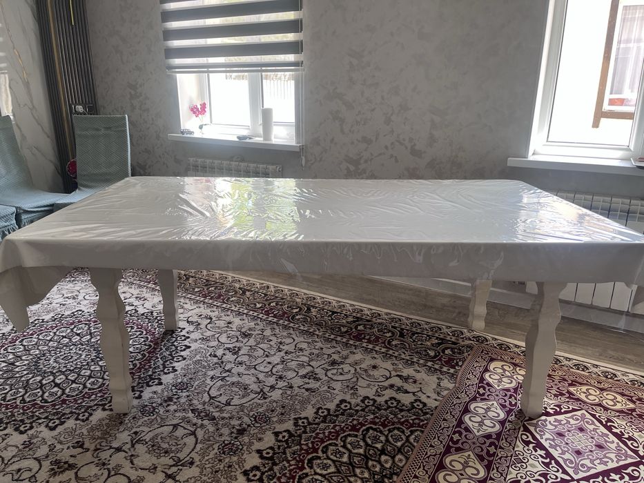 Кухонный стол со стульями