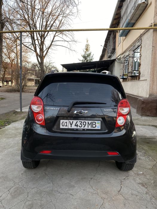 Chevrolet Spark 2015 Qora