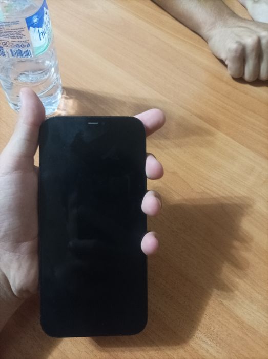 iphone12pro max  holati ideal naqtga beriladi