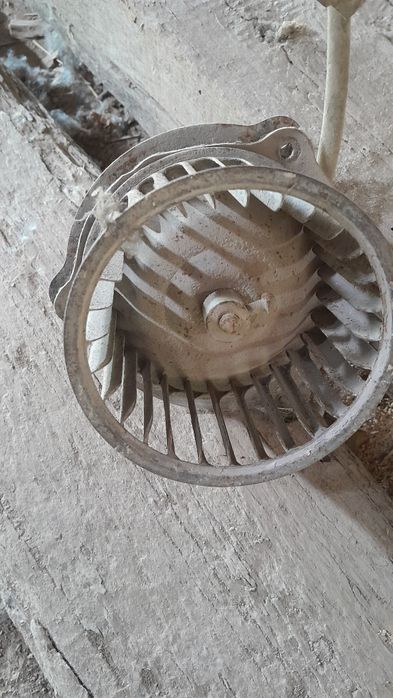 Винтилятор печки 24 Вольт Кардан УАЗ. Канистр 20.10л.