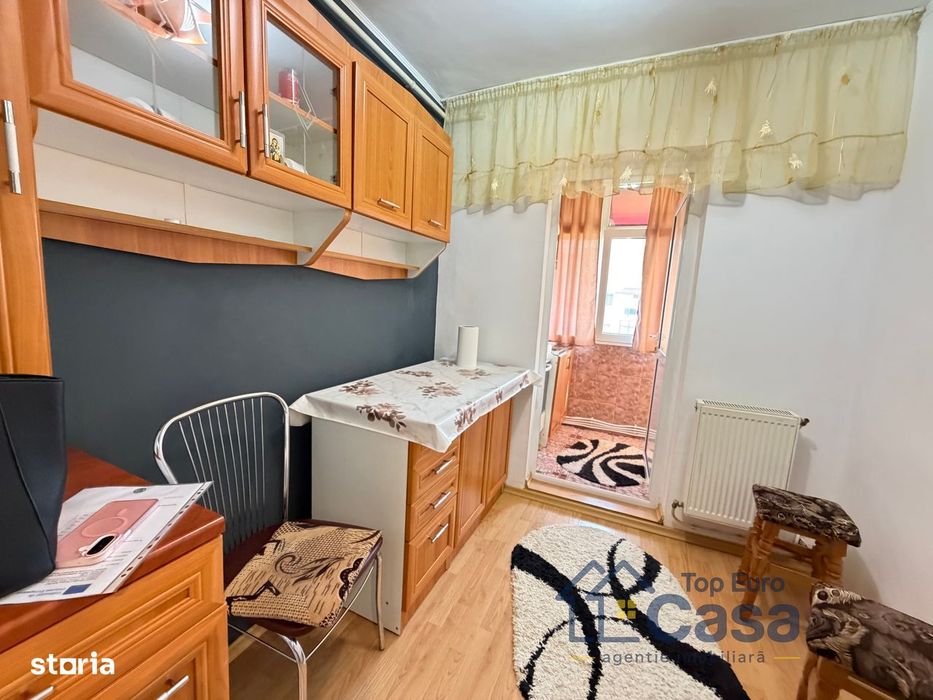Apartament 2 camere Mioveni, Et3/4, mobilat