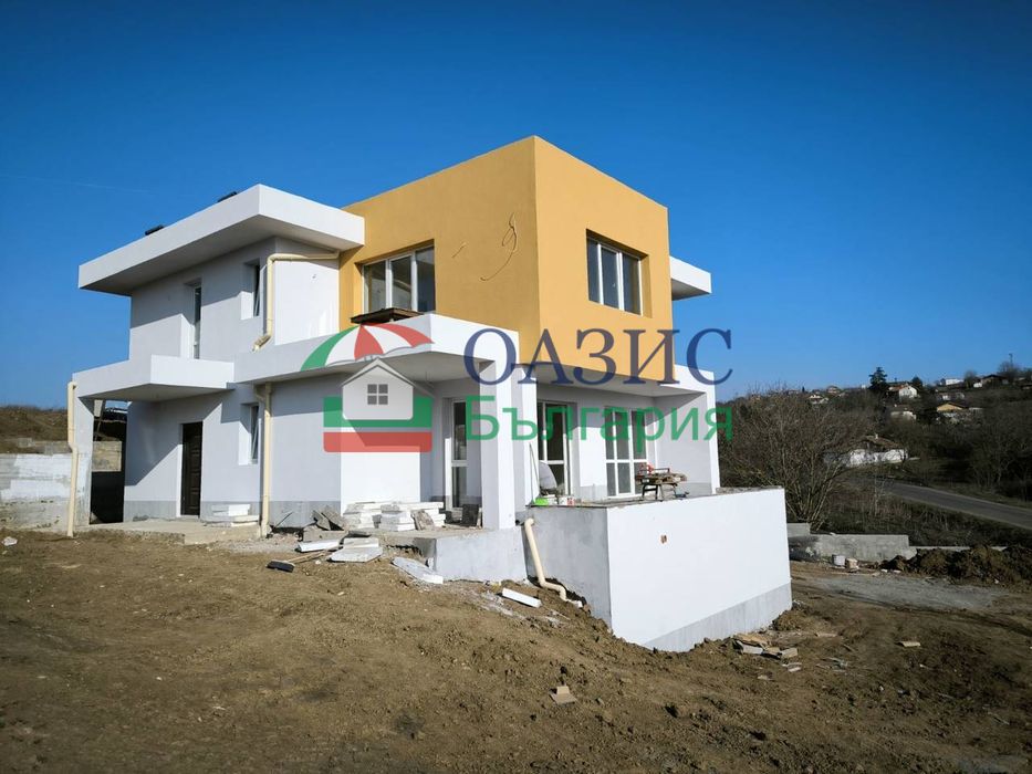 Нова двуетажна къща във вилно селище край Бургас, с. Черни Връх, 280