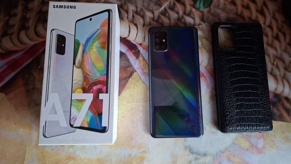 SAMSUNG Galaxy A71