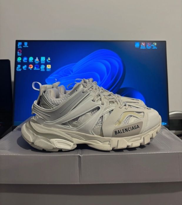 Balenciaga track