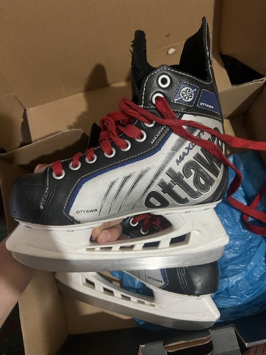 Хоккейные коньки