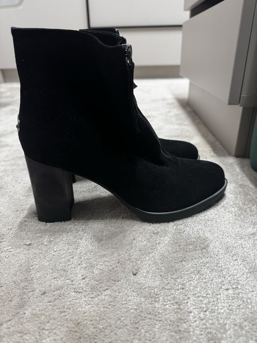 Нови удобни черни Боти