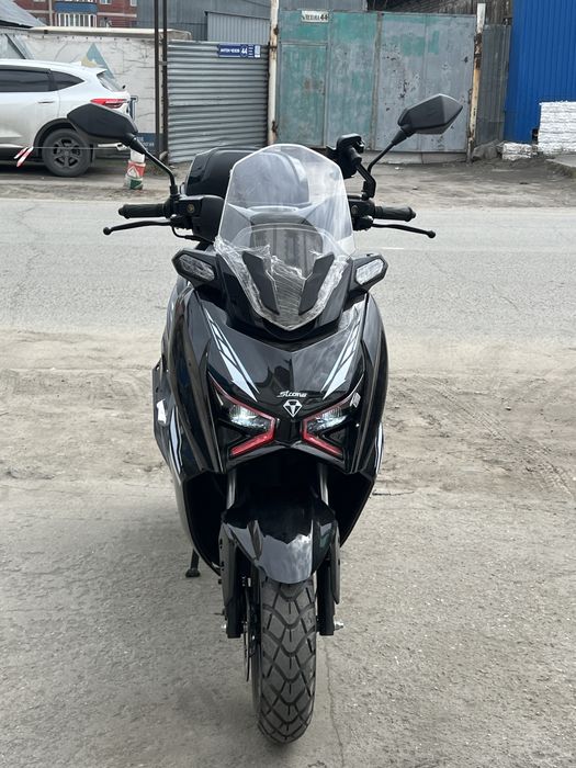 Продам новый Макси скутер