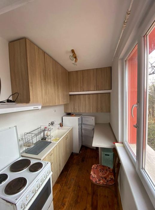 Дава се под наем Къща в Банкя - 1 кв.м за 977.16 € - Снимка #1