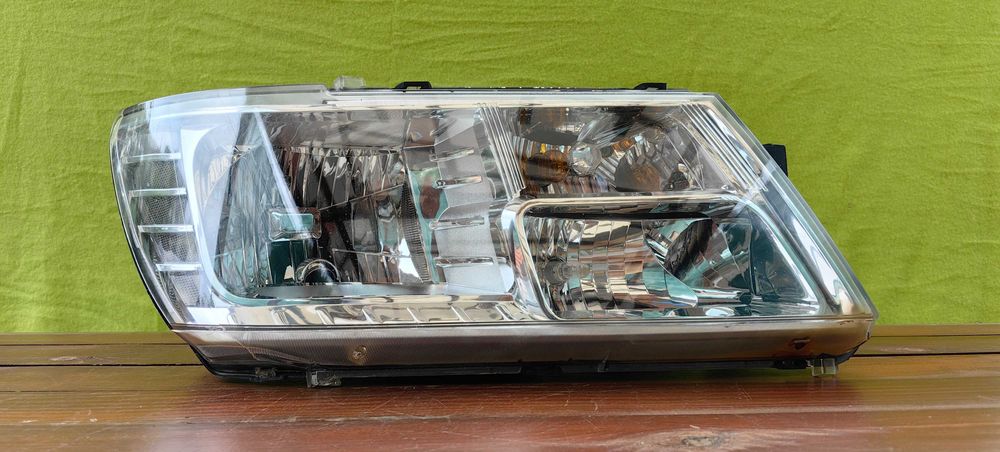 Фар за Fiat Freemont Dodge Jorney / Фиат Фримонт Додж Джърни