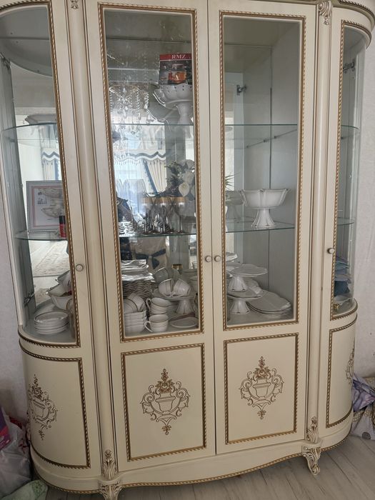 Горка для гостинная