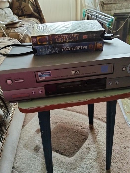 Видеомагнитофон кассетный