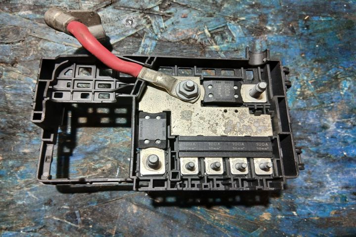 PANOU SIGURANTE BORNA 525230582 20999170 525230582 20999170 Opel Insi