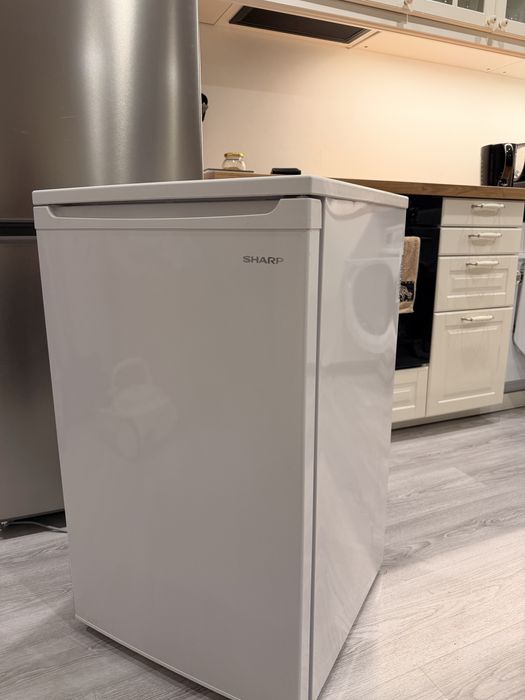 Хладилник SHARP