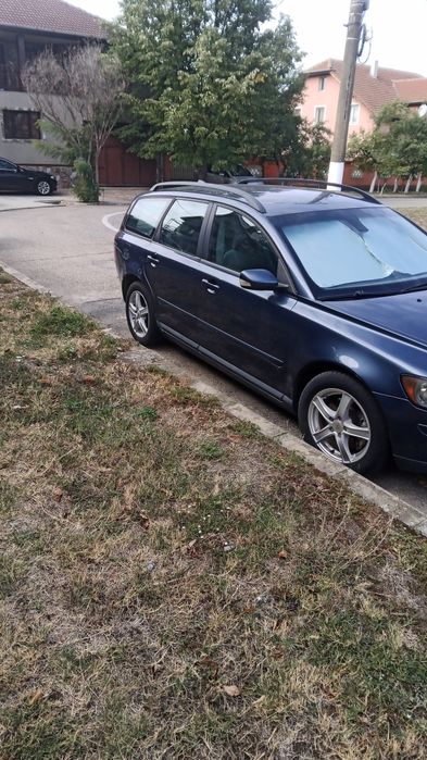 Vând Volvo v 50 ,2005 ,2000cm,c.138 cp,120kw.3007 km.