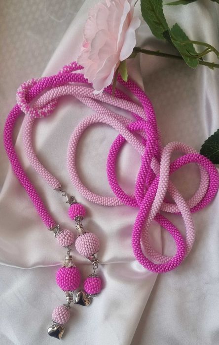 розов шнур лариат с висулки